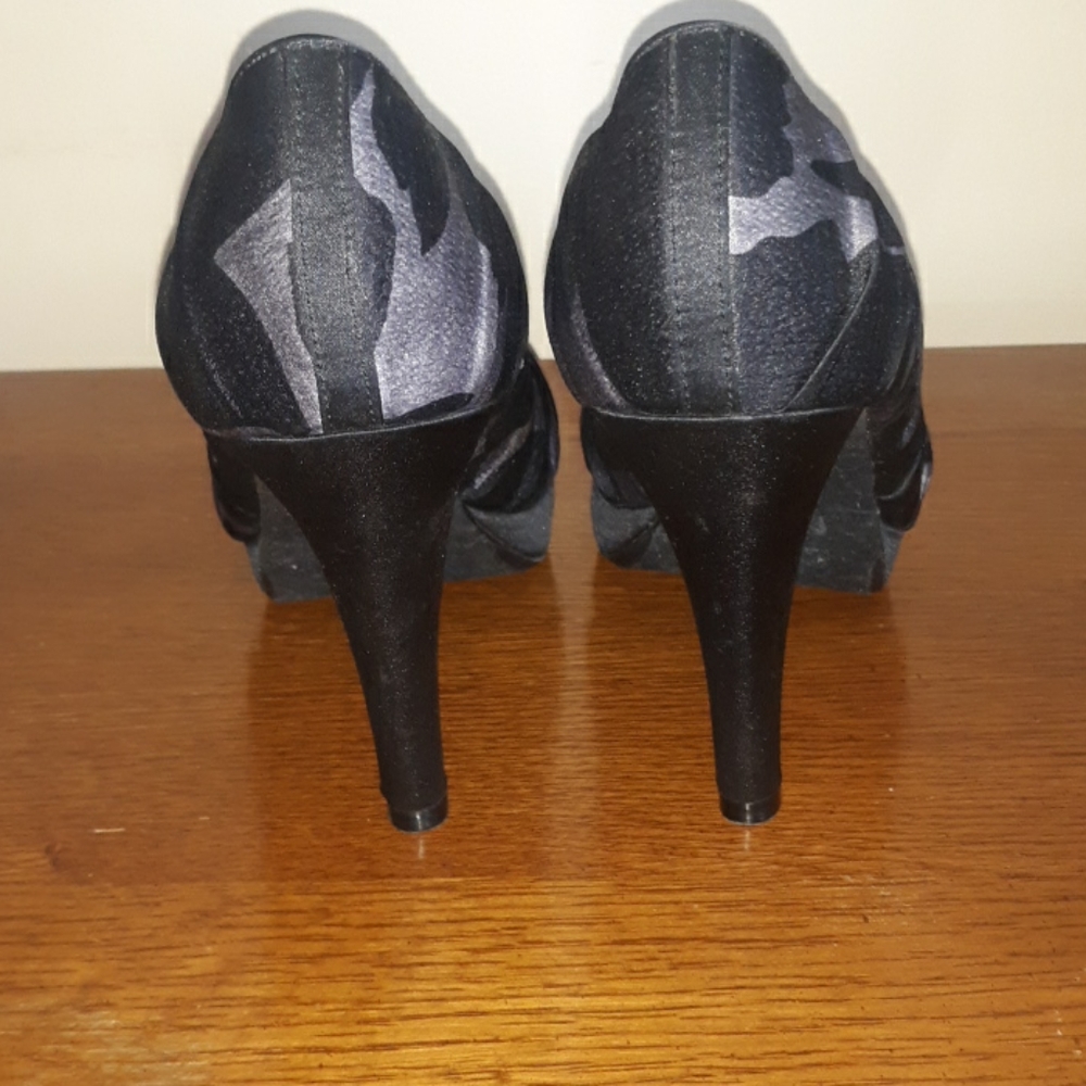 Michaelangelo Heels - Picture 5 of 6
